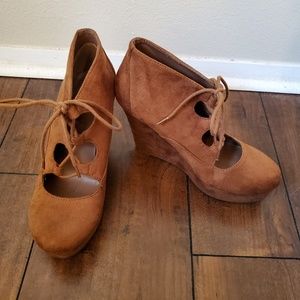 Camel Boot-Wedges